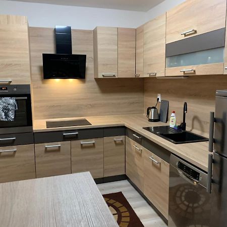 Apartmanovy Dom Magda Vrbov Εξωτερικό φωτογραφία