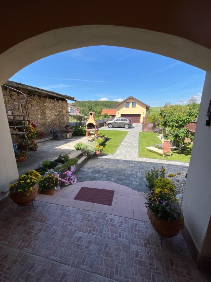 Apartmanovy Dom Magda Vrbov Εξωτερικό φωτογραφία