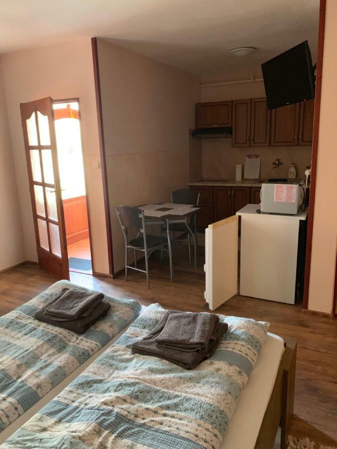 Apartmanovy Dom Magda Vrbov Εξωτερικό φωτογραφία